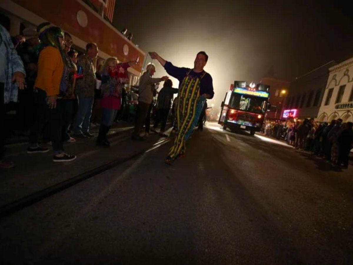 Texas City Funeral Director Finds Joy in Loud Parade Floats