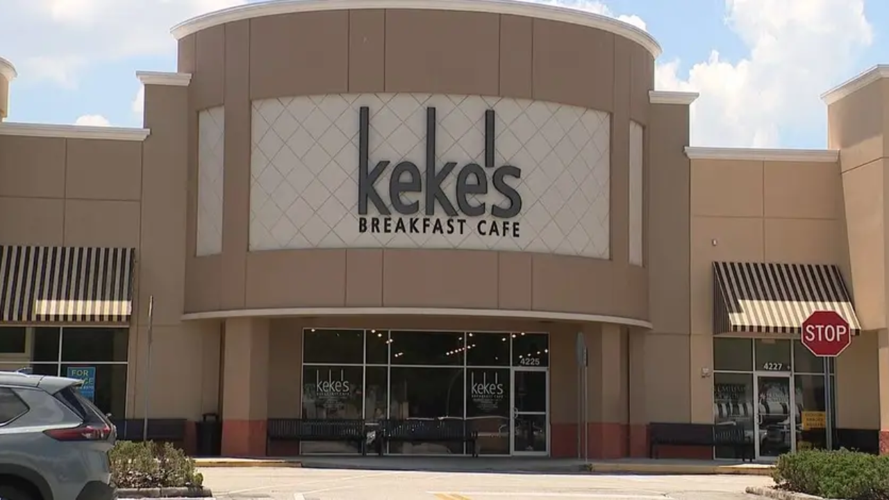 With the recent $82.5 million purchase of Keke's Cafe, a well-liked breakfast and brunch brand based in Florida, Denny's Corporation has made a huge step toward broadening its eating empire. With aspirations to open 100 new restaurants across the US, this acquisition represents a revolutionary move towards bringing Keke's distinctive eating idea to a national audience. It's more than just an expansion. Under the direction of co-founder Kevin Mahen, Keke's Cafe has seen a significant evolution from its original name, "Florida Waffle Shop." Its dedication to provide excellent breakfast and lunch options together with its unique closing time of 2:30 pm has allowed it to carve out a position for itself in the cutthroat restaurant business. The strategic choice made by Denny to incorporate Keke's inside its corporate umbrella is consistent with its mission to offer authentically American diner experiences. This acquisition represents not only expansion but also a dedication to maintaining the high caliber and unique eating experience for which Keke's is renowned. In its effort to satisfy the appetite of the country, tradition and innovation collide in the dynamic and ever-evolving American dining landscape, as Denny's sets out on this trip to introduce Keke's Cafe to a wider audience.